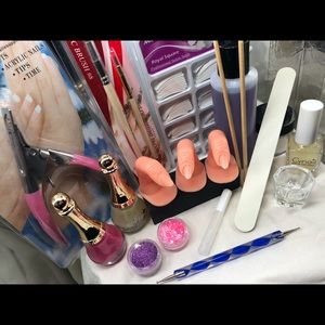 Nail kit